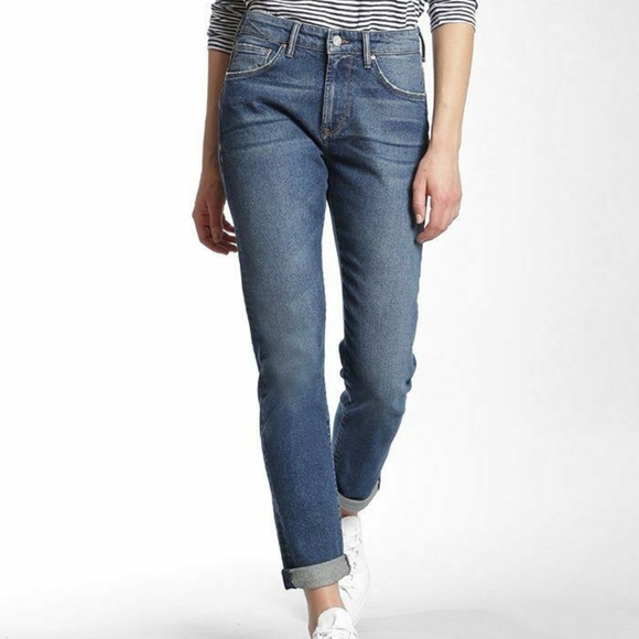 mavi rayne distressed boyfriend jean